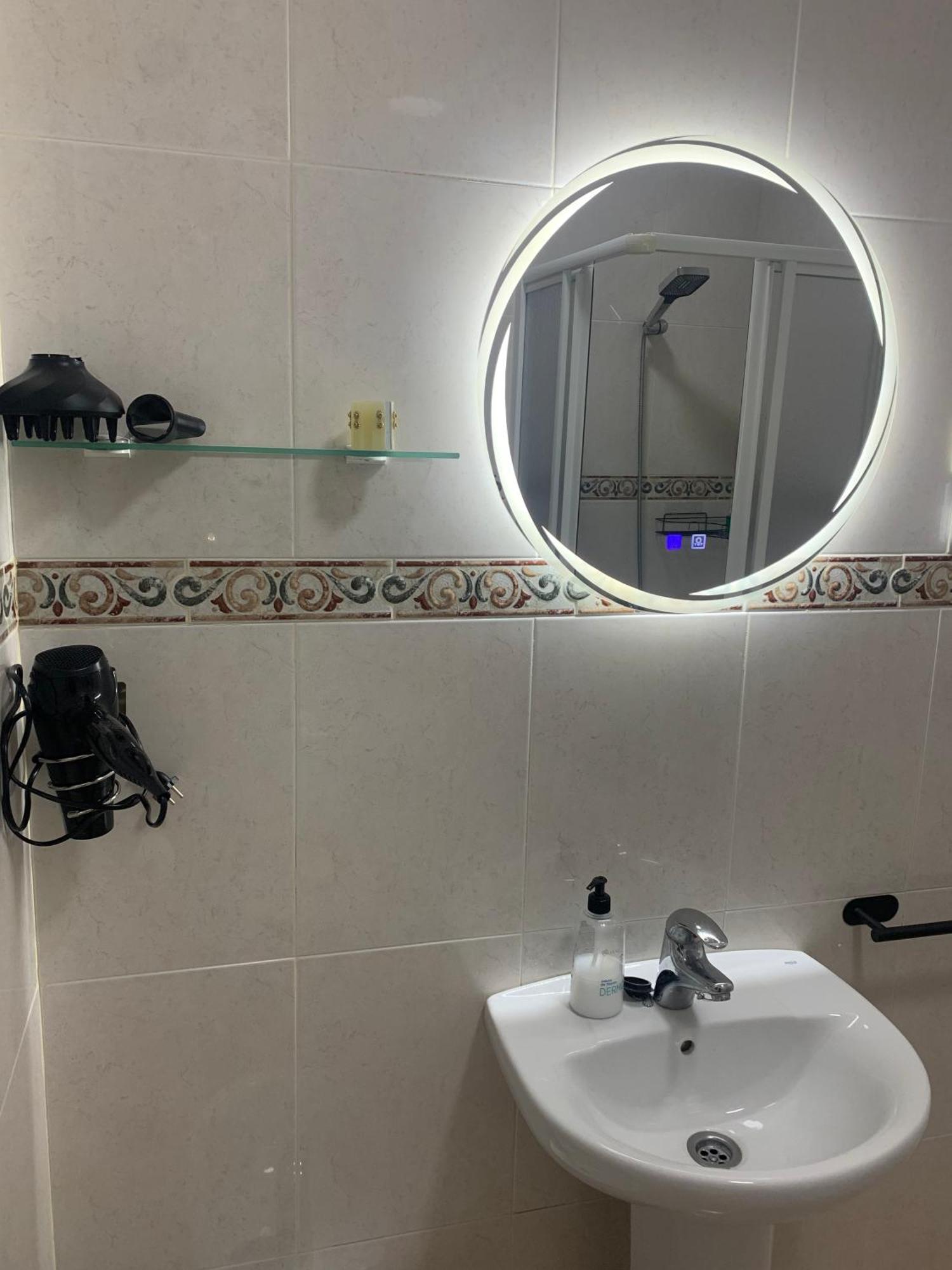 Apartamento céntrico a 1km de la playa. Puentedeume Exterior foto
